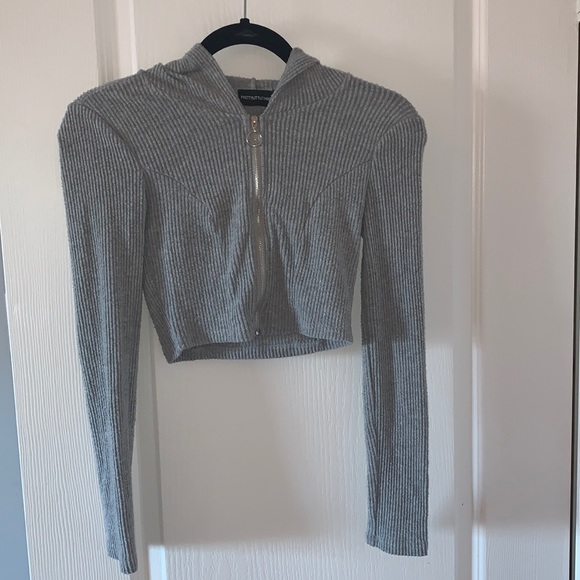 PrettyLittleThing Tops - Grey cropped sweater